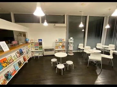 絵本とまきば 内観